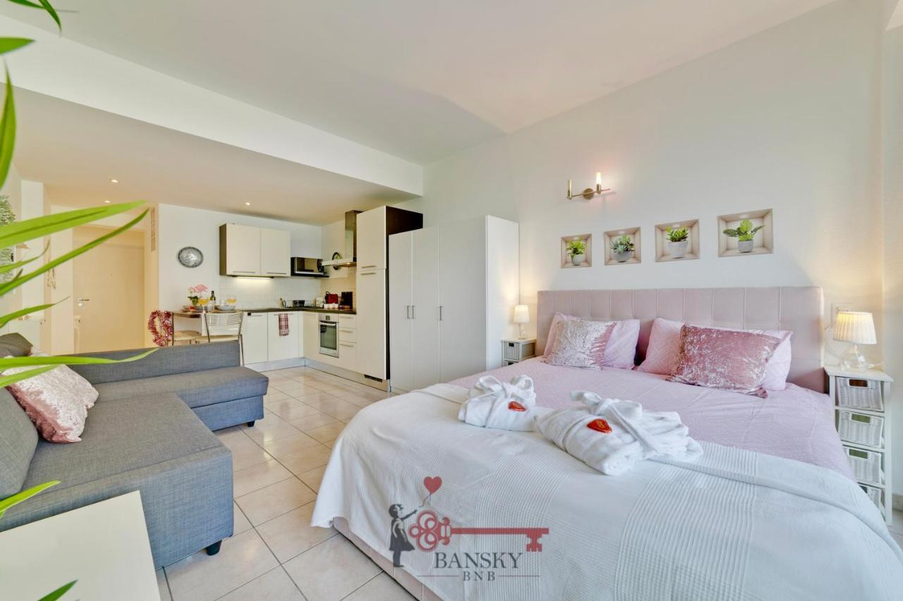 'cuore Di Rose' Parking - Welcome Set, Netflix, For 4 Persons -by Easylife Swiss